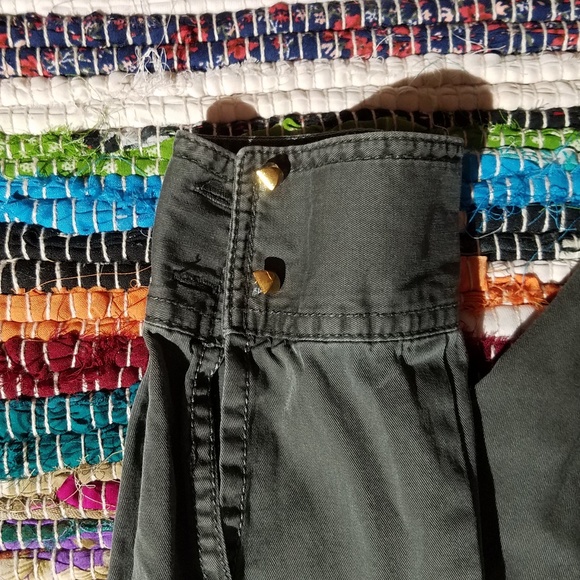 F21 Army Green Button-up - Picture 4 of 6